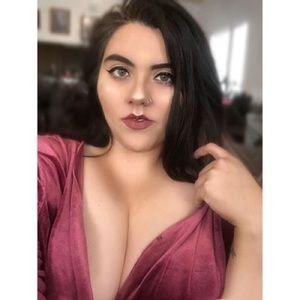 Meet your Posher, Allyssa